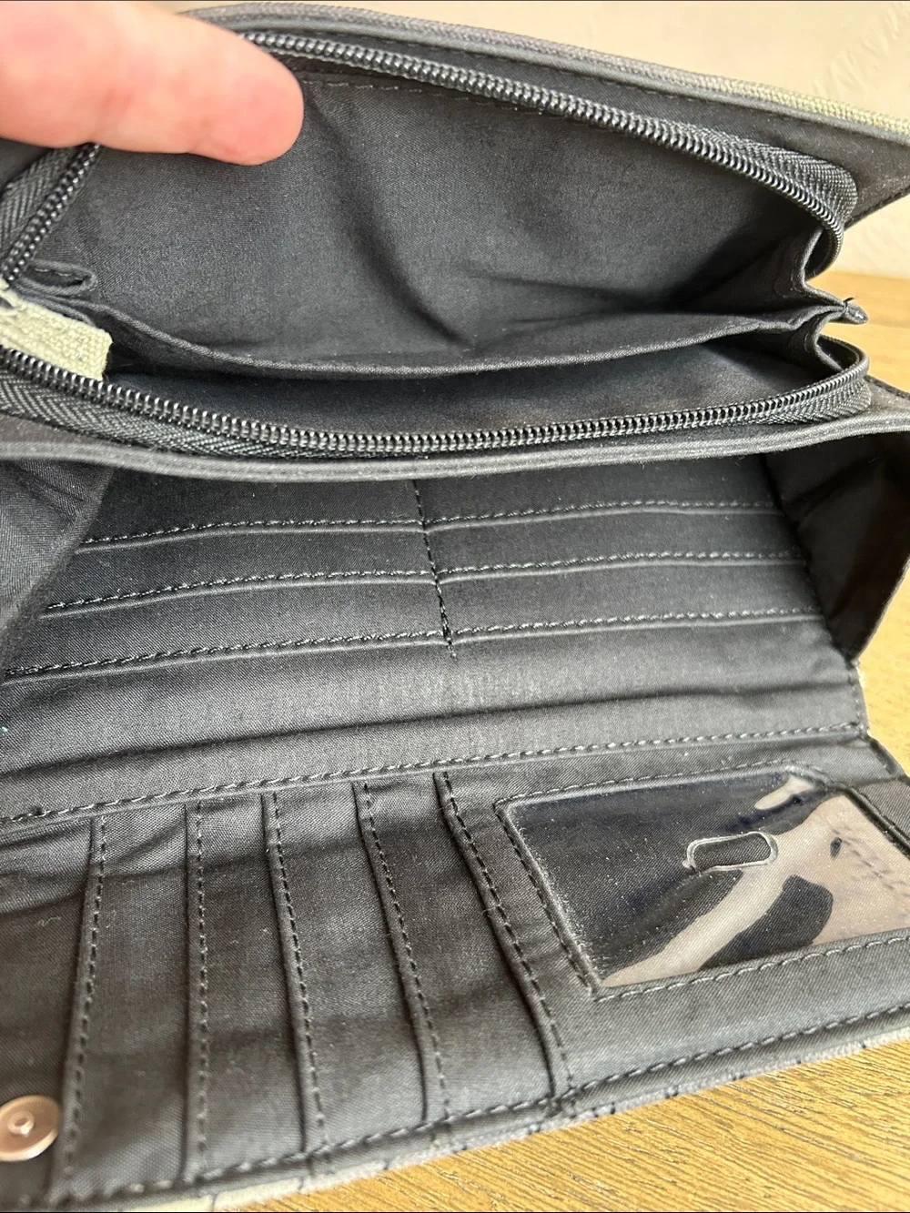 RVCA Canvas Fold-Over Women’s Wallet/Clutch. Features A Gray/Black Ombre Design.